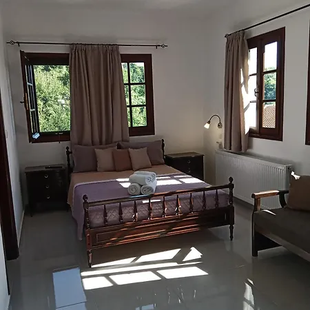 Karidia Πανσιόν Κισσός