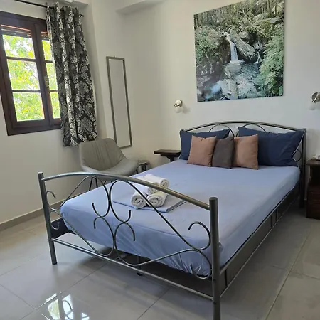 Karidia Πανσιόν Κισσός